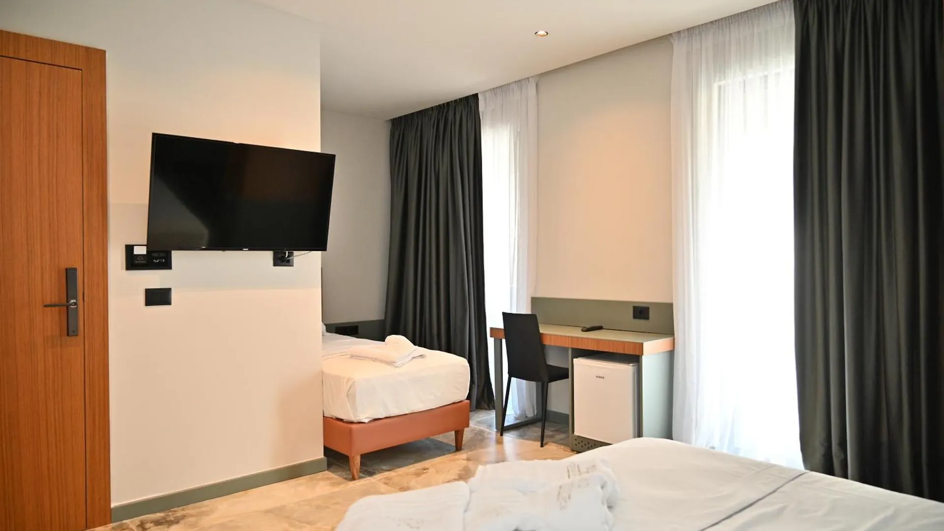 **** Hotel Adria Palace Shkallnur Albania