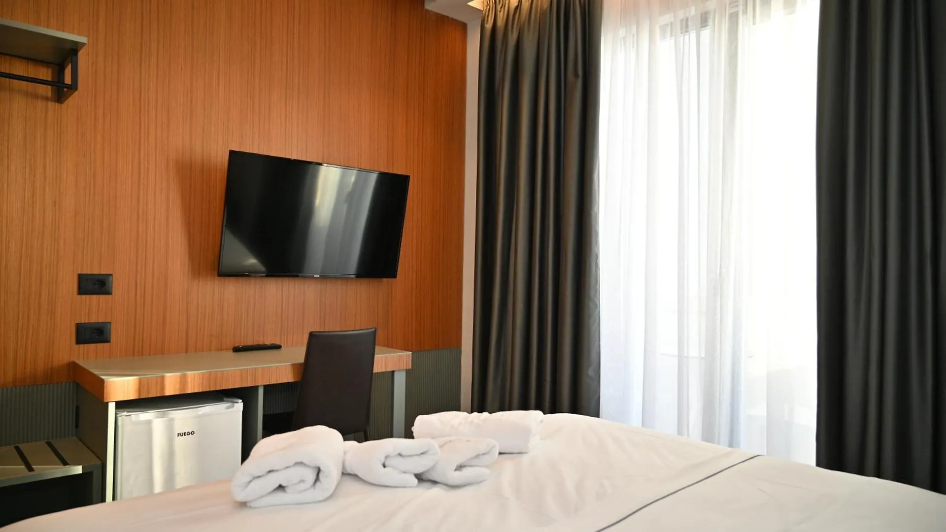 Adria Palace Shkallnur