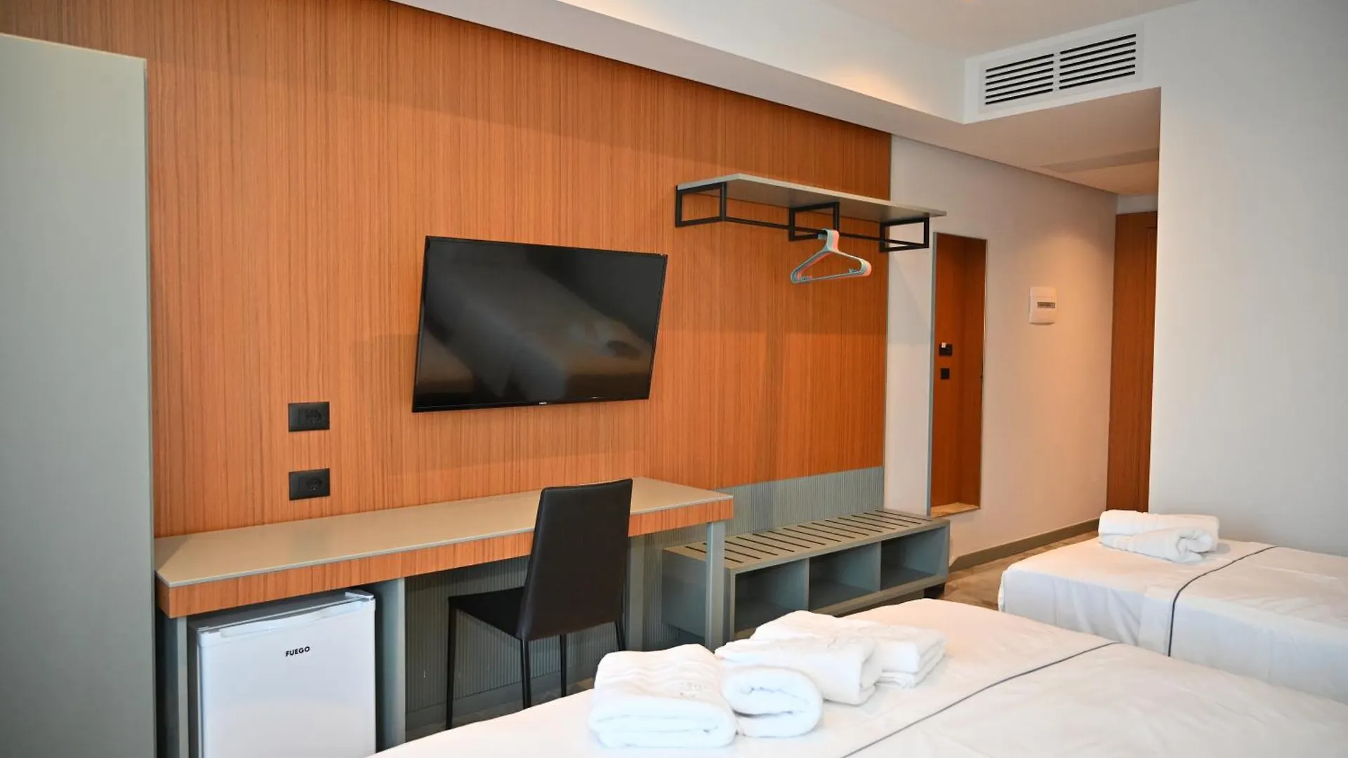 Adria Palace Shkallnur 4*,