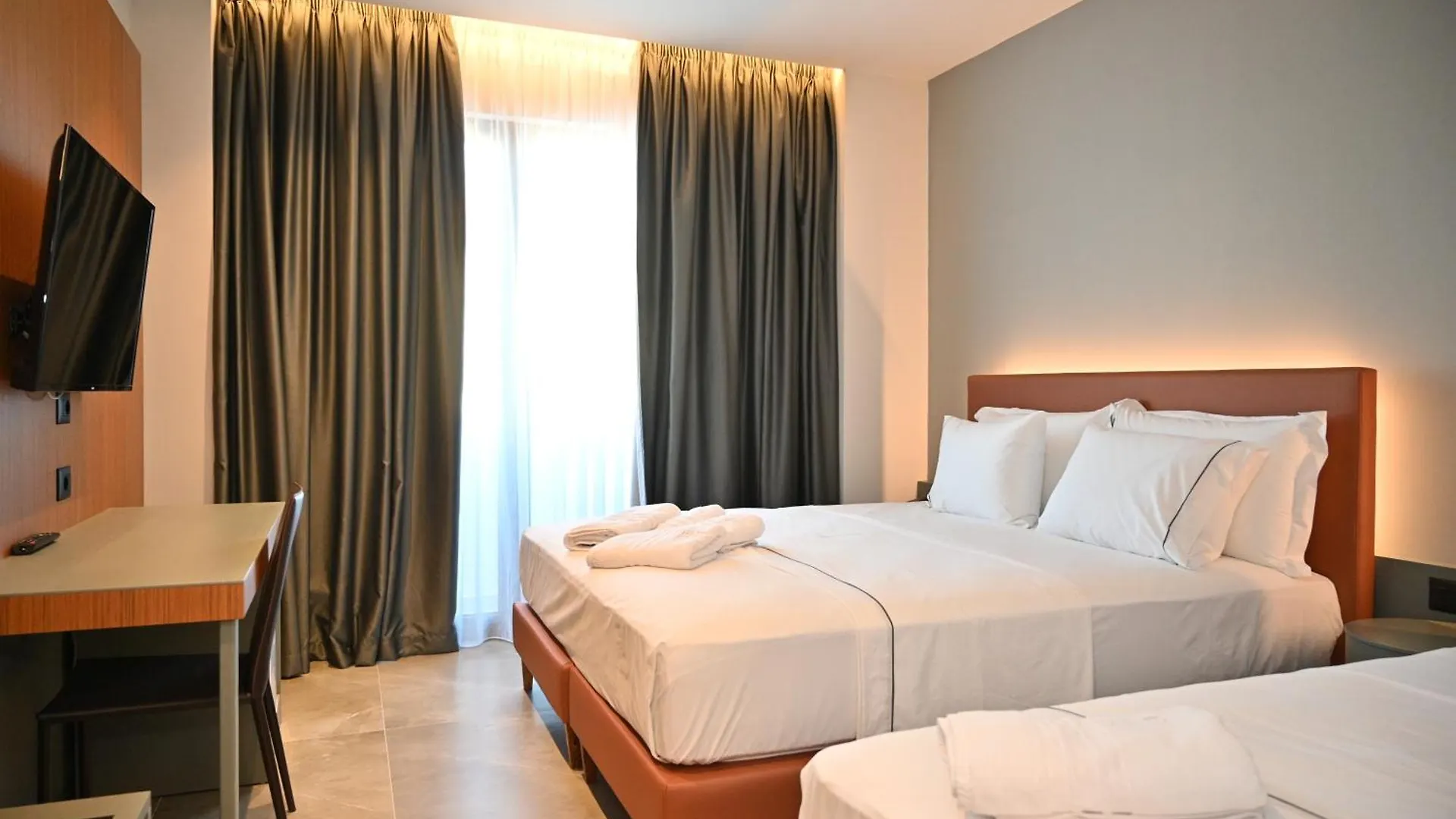 **** Hotel Adria Palace Shkallnur Albania