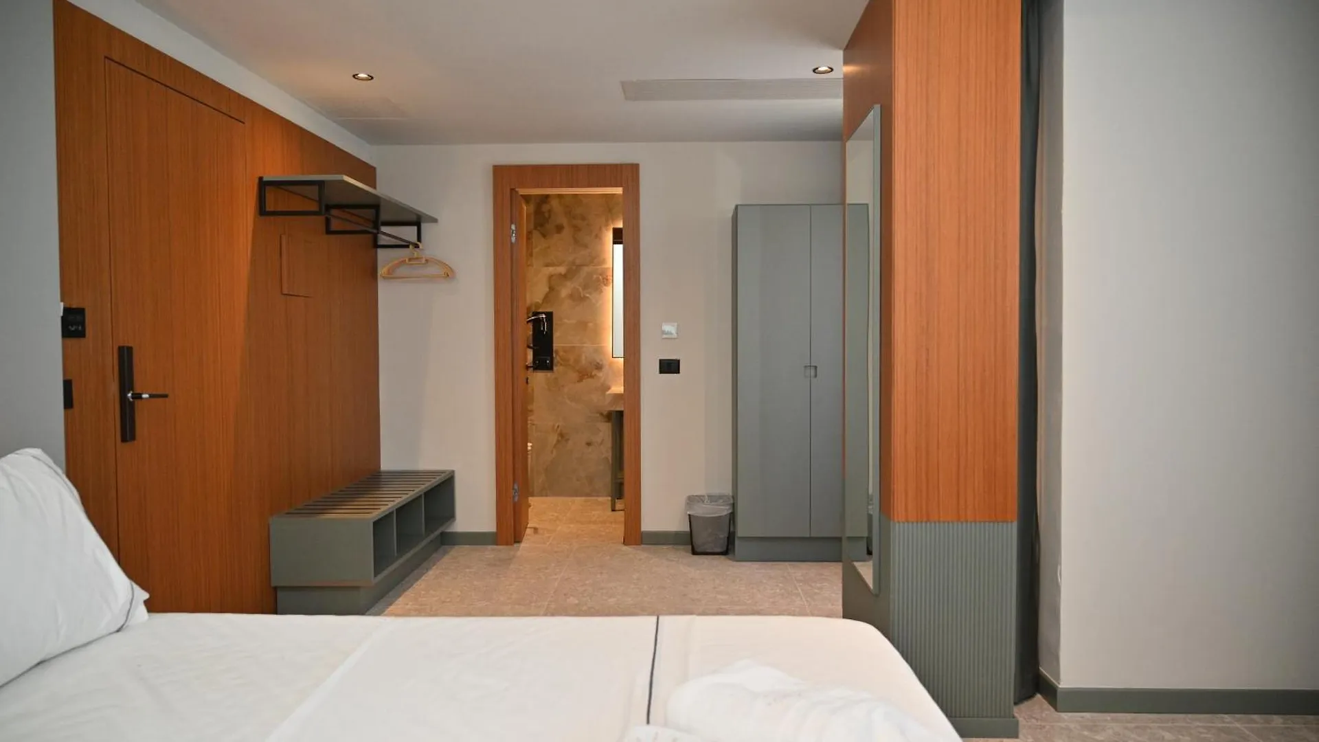 Adria Palace Shkallnur 4*,  Albania