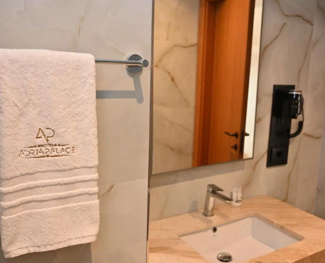 Adria Palace Shkallnur Hotel