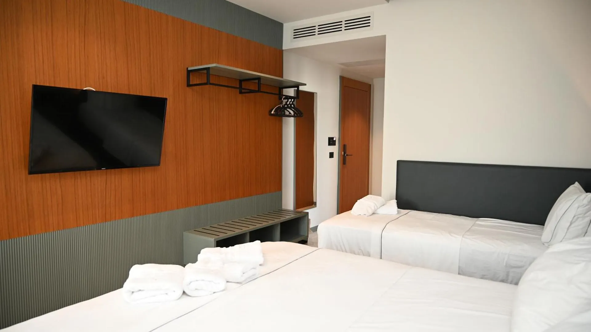 Adria Palace Shkallnur