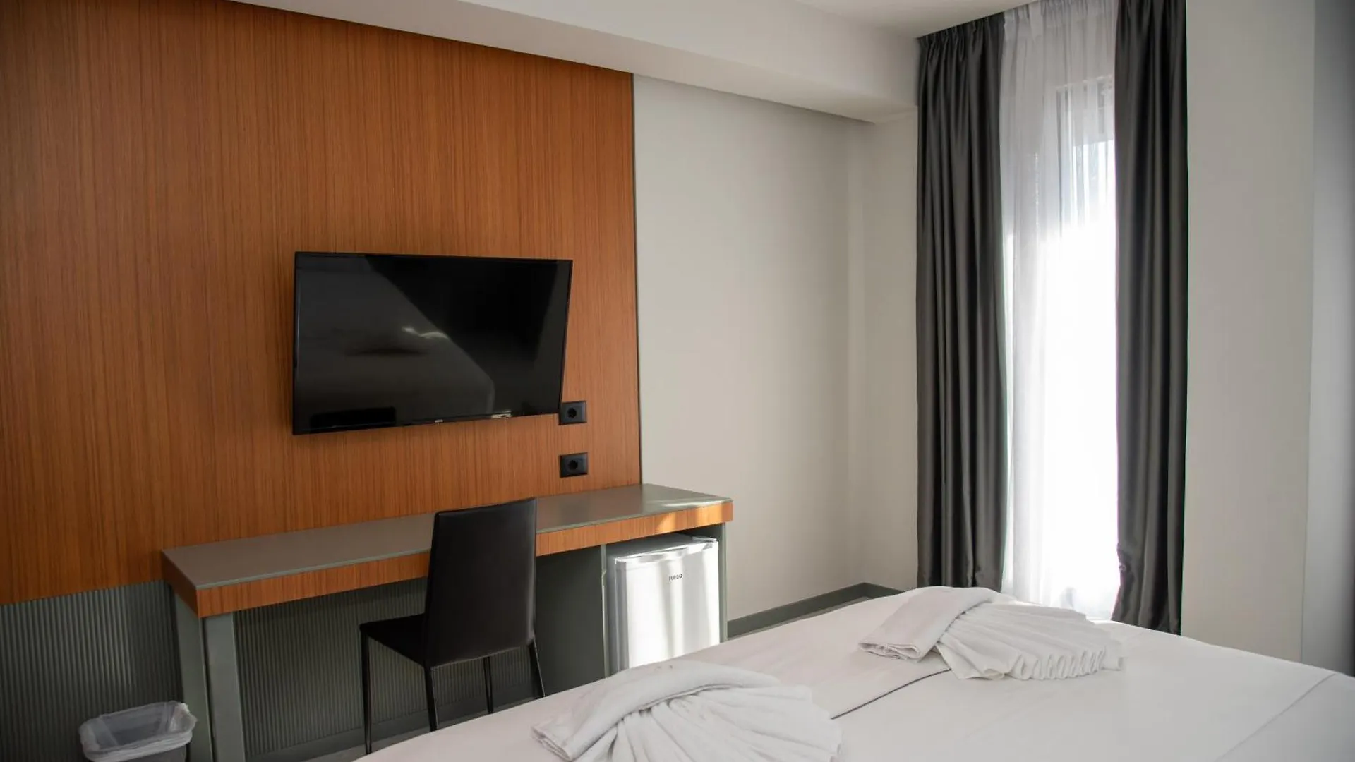 Adria Palace Shkallnur Hotel